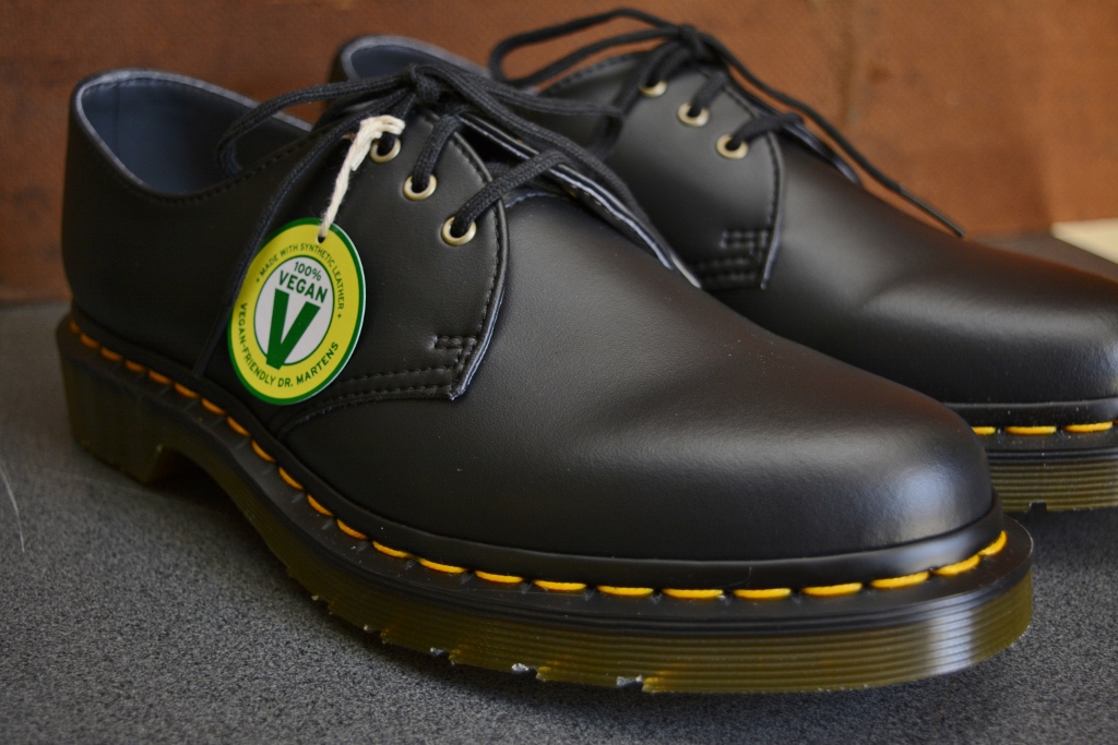 1461 Vegan 3 Eye Black Shoe