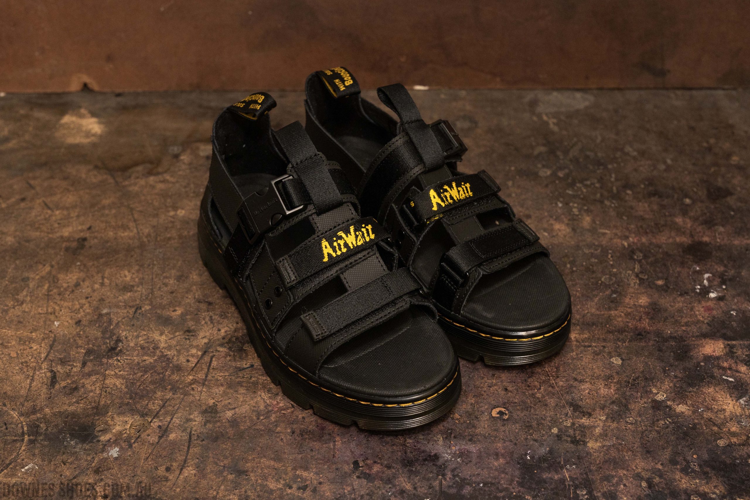 【aki】Dr. Martens Pearson Amazon.com | Dr. Martens Unisex Strap Sandal, Black Poly Rip