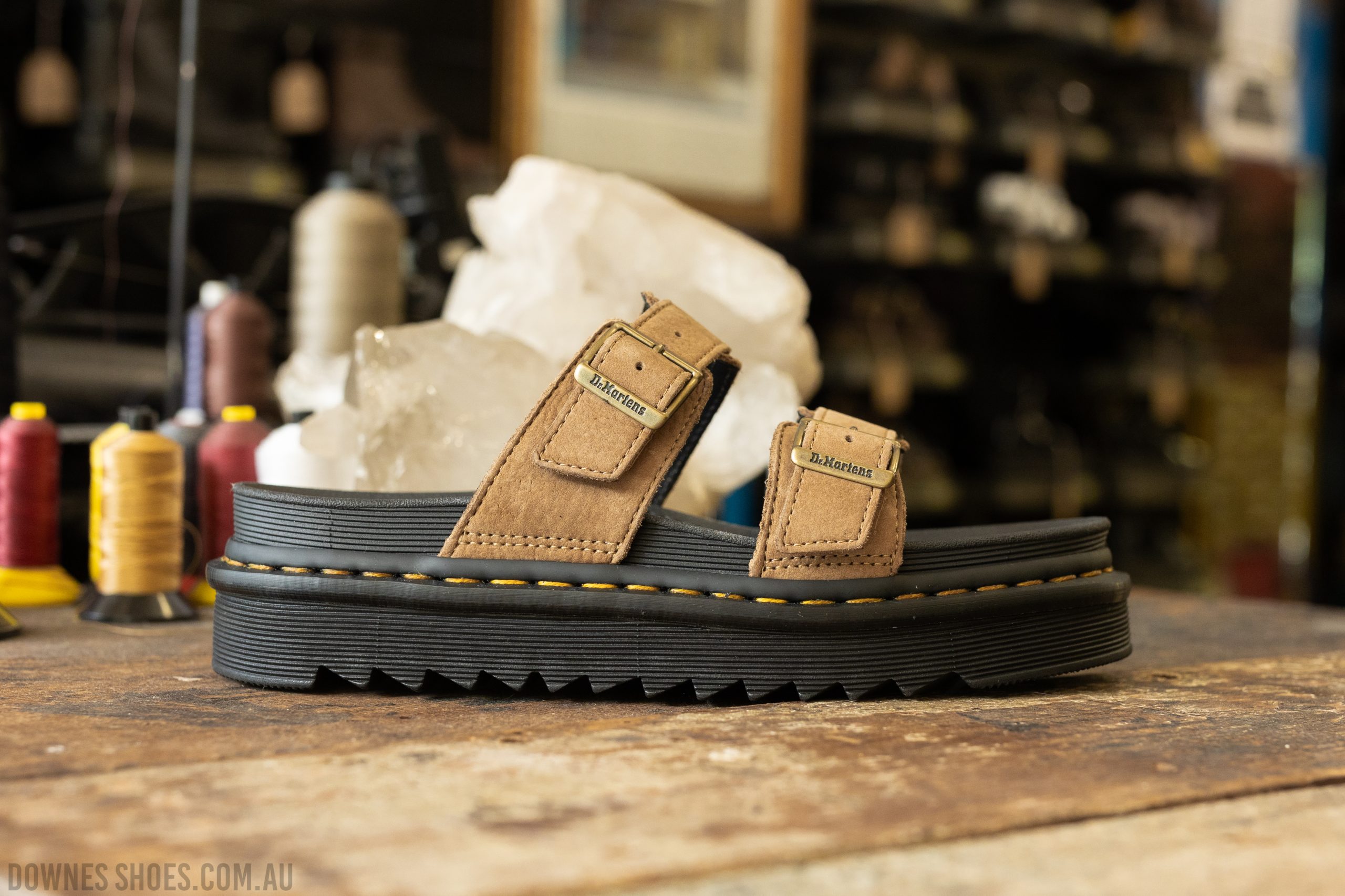 Myles サンダル Savannah Tan US 7 25cm Dr. Martens Myles Sandals At Free People In Savannah Tan