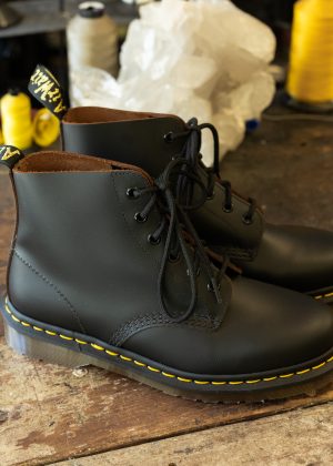 101 Black Quilon Made in England