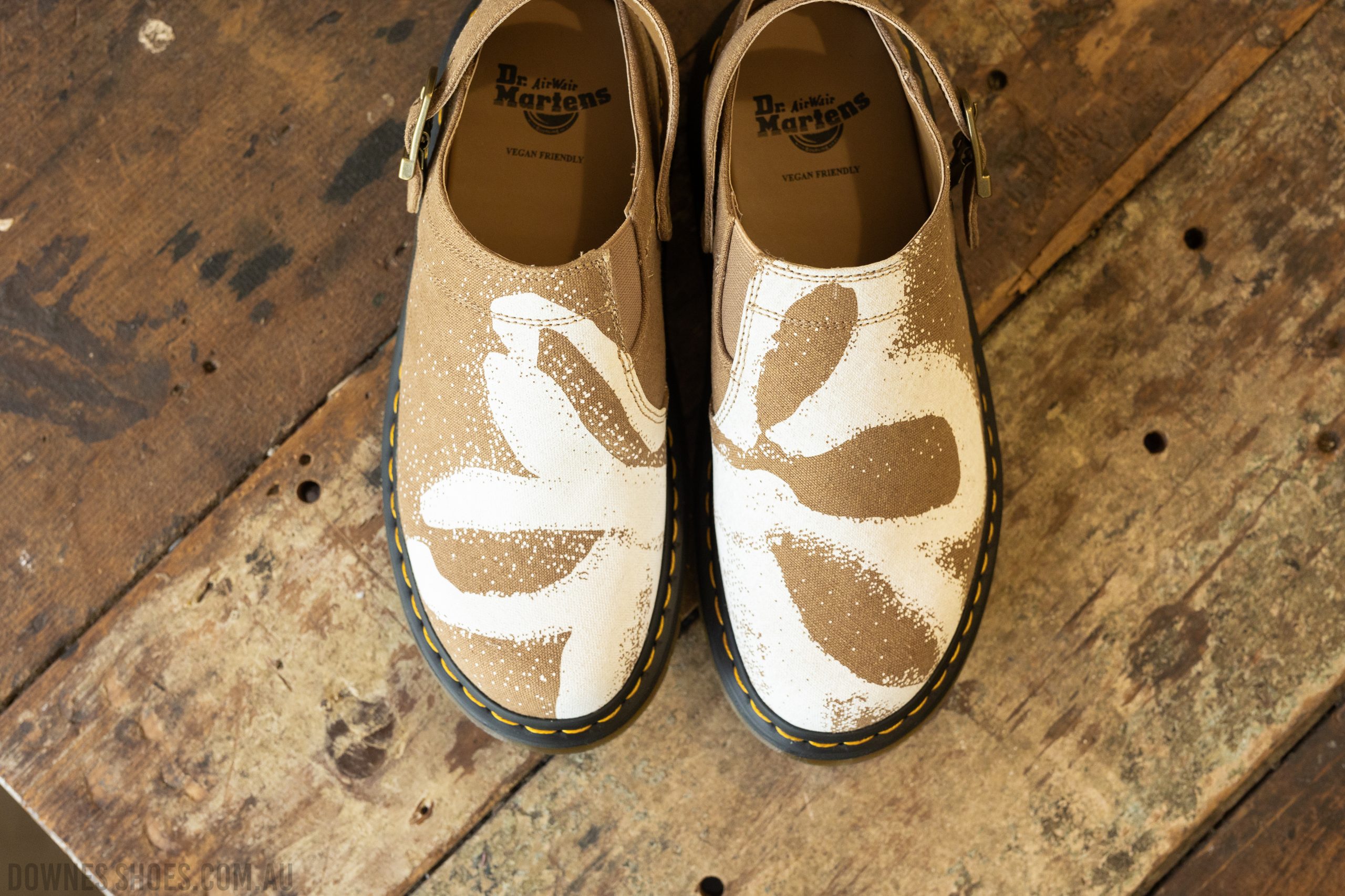 Isham Vegan Savannah Tan Floral Hemp Canvas