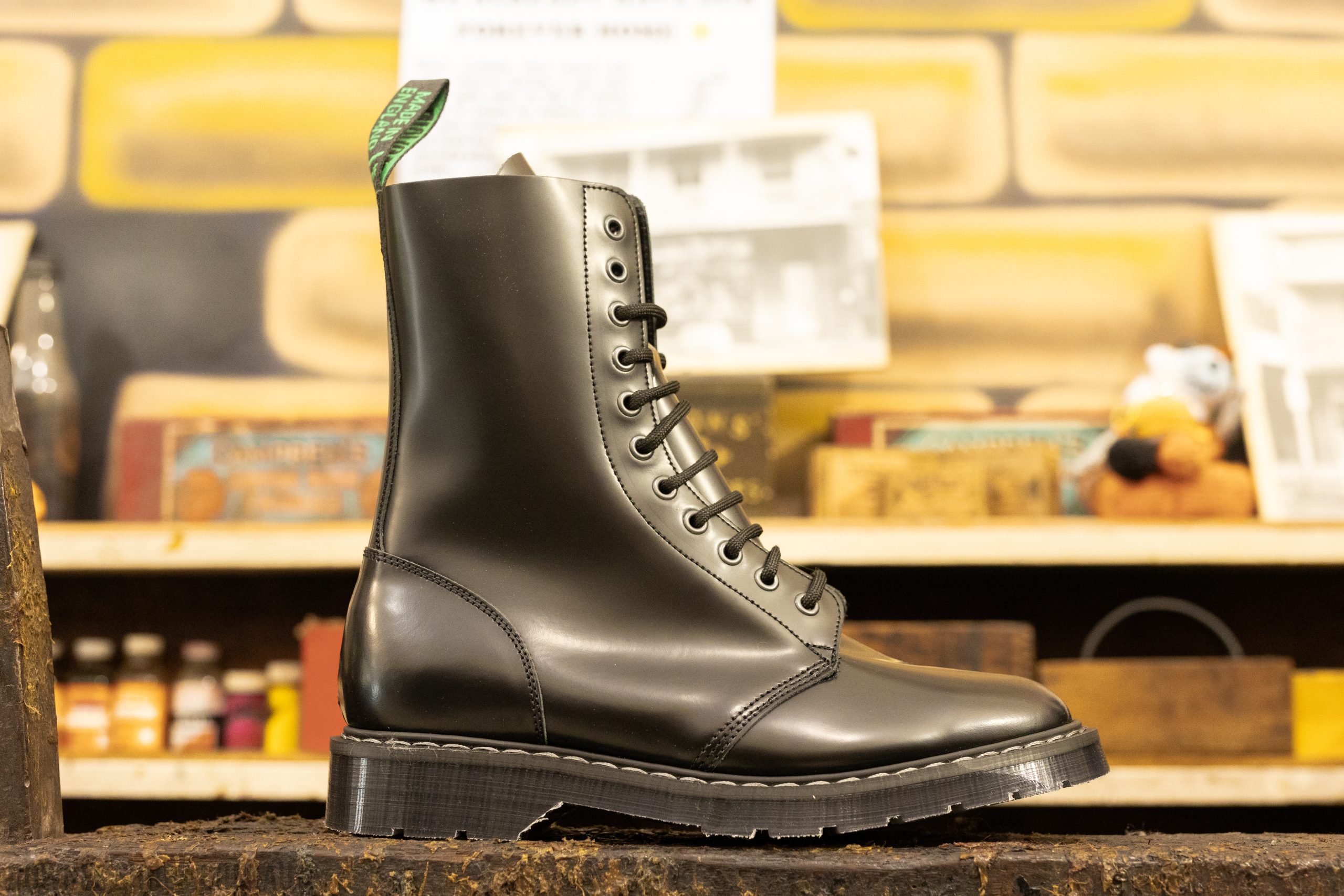 Solovair 11-Eye Astronaut Boot Black Hi-Shine