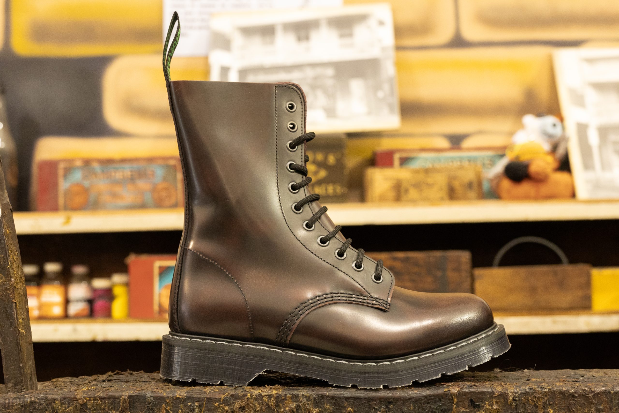 Solovair 11-Eye Derby Burgundy Rub-Off