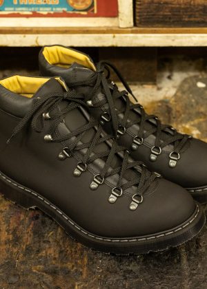 Solovair Hiker Boot Black Greasy