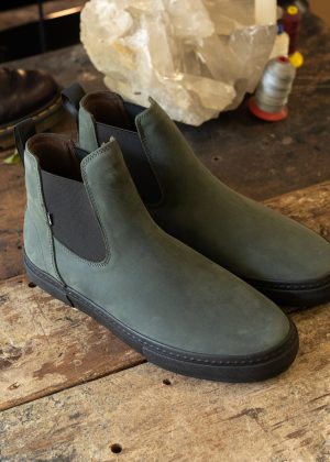 Dover II - Iron Black Chelsea Boot - Globe