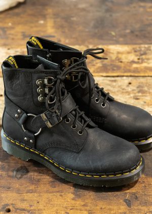 1460 Antique Pull Up Black Boot
