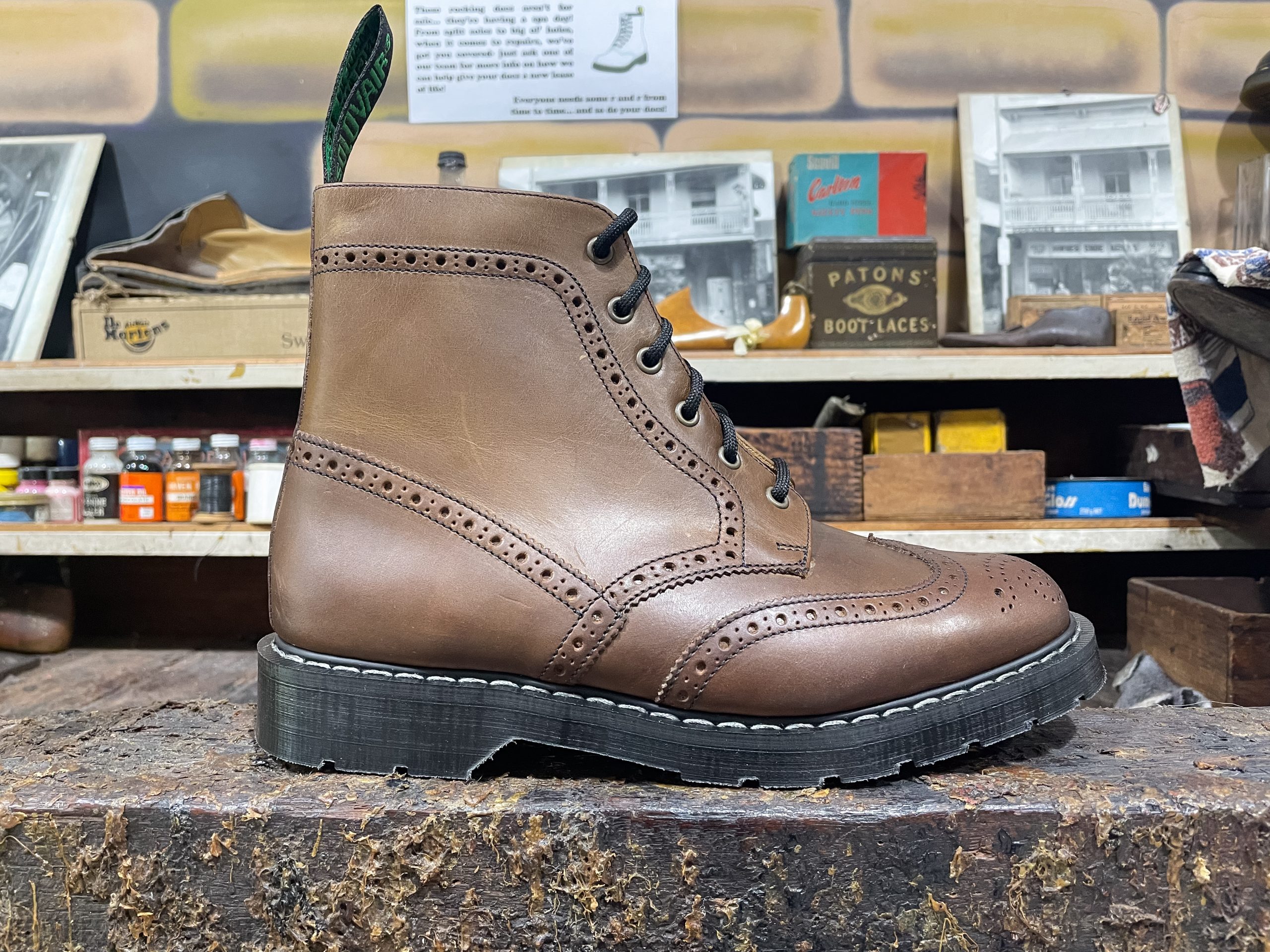 Solovair Gaucho Crazy Horse 6 Eye Brogue Boot