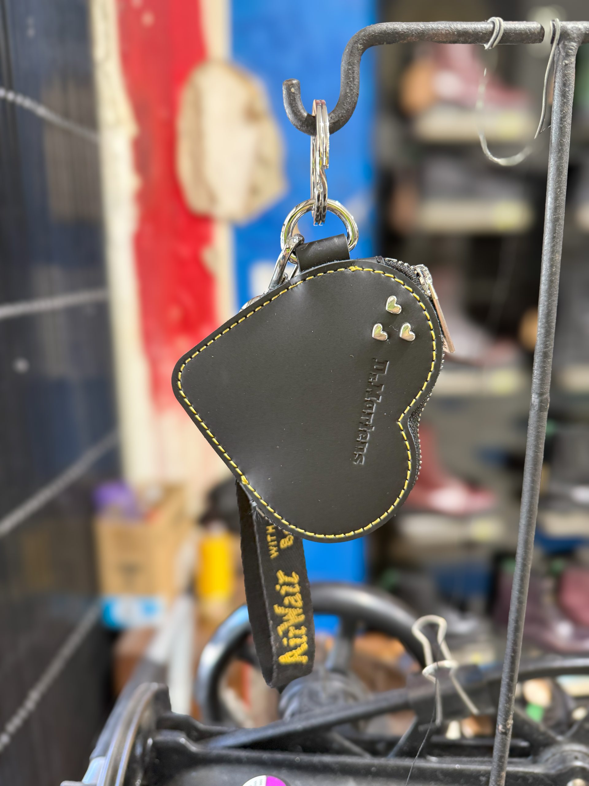 【DR MARTENS】Leather Heart Shaped Key Ring Purse 小銭入れ Dr. Martens レザー ハート キーリング Purse 小銭入れ
