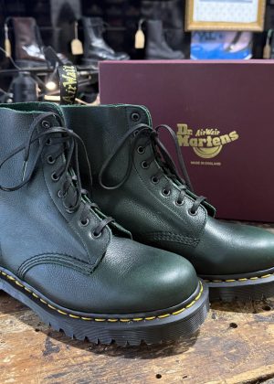 1460 Pascal Green Buckingham Made in England